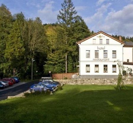 Hotel Epocha Janov nad Nisou Bagian luar foto