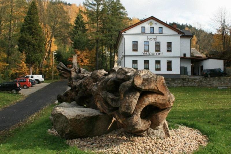 Hotel Epocha Janov nad Nisou Bagian luar foto
