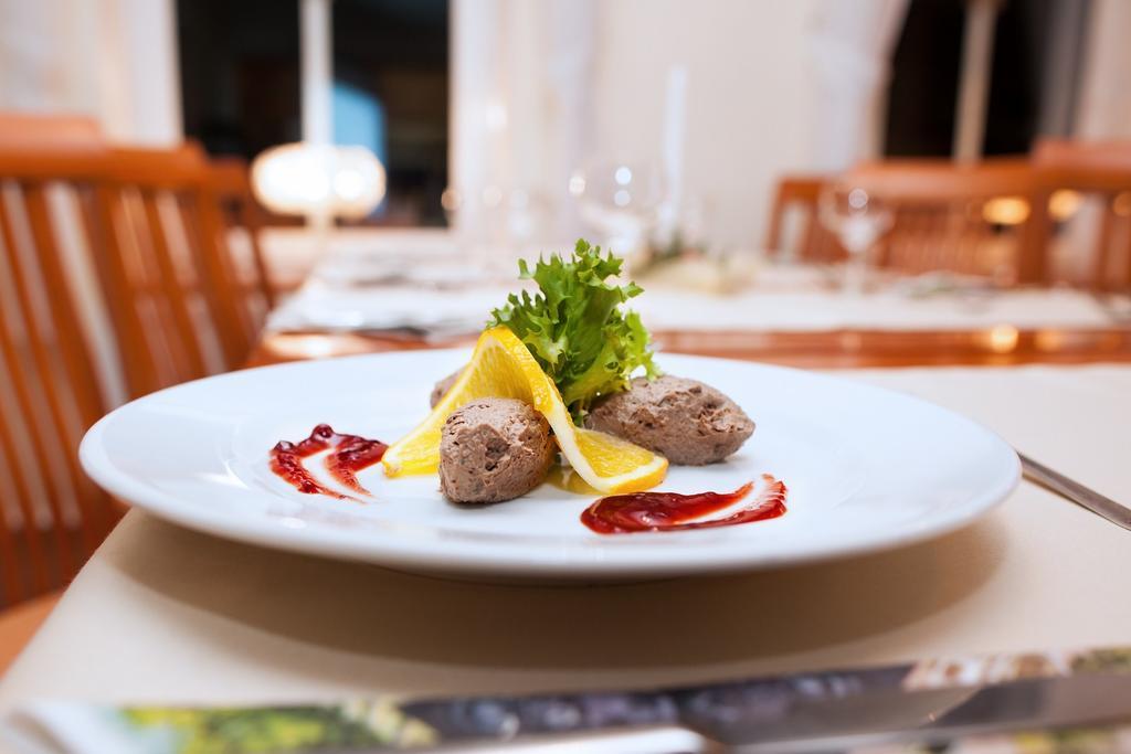 Hotel Epocha Janov nad Nisou Bagian luar foto