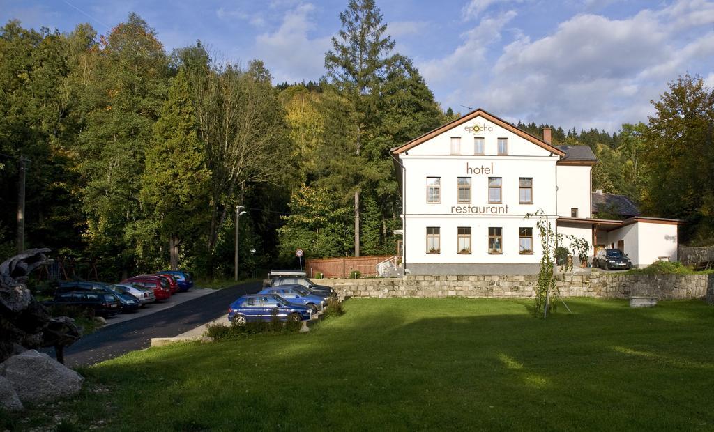 Hotel Epocha Janov nad Nisou Bagian luar foto