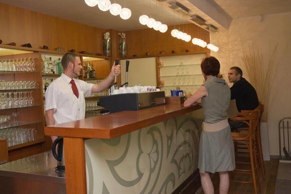 Hotel Epocha Janov nad Nisou Bagian luar foto
